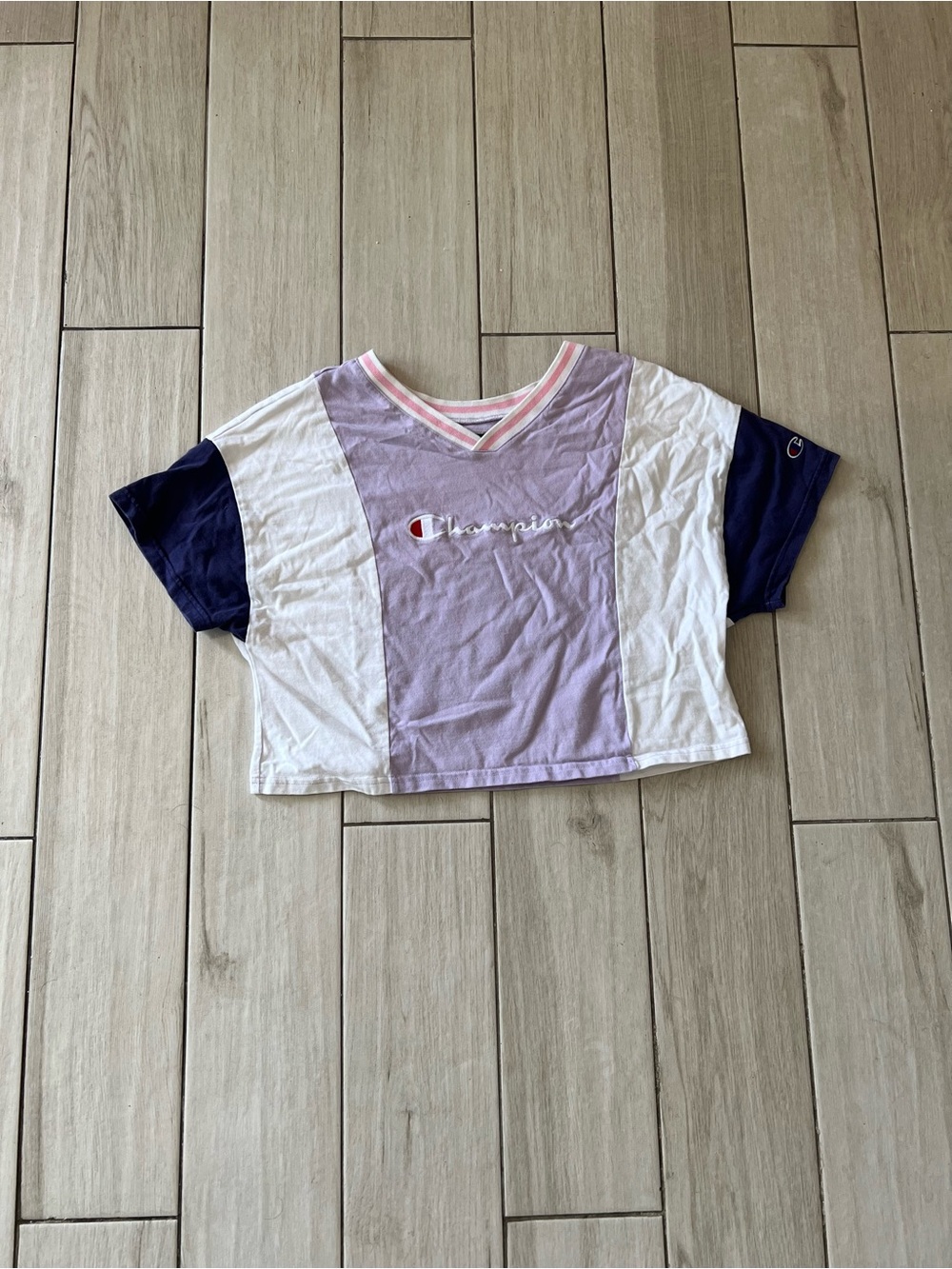 Vintage Women’s Champion Embroidered Logo Short Sleeve T Shirt Size M